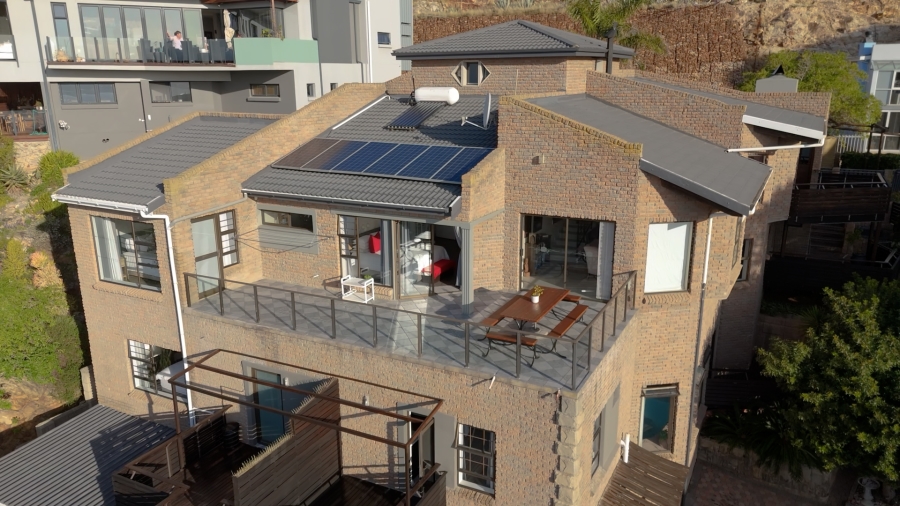 4 Bedroom Property for Sale in Linkside Western Cape